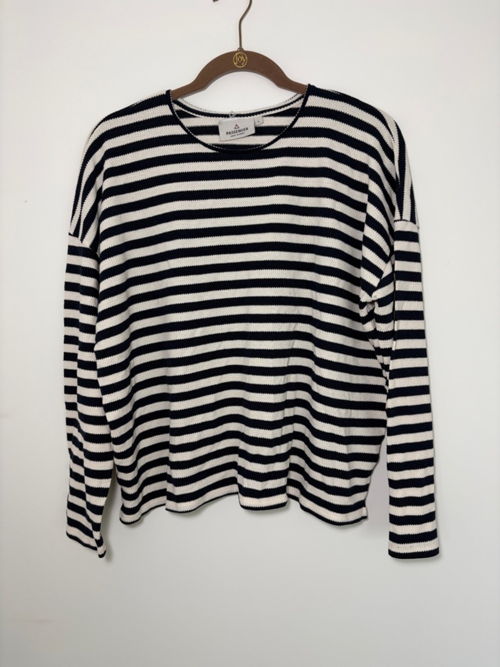 PASSENGER Women’s Panorama Striped Long Sleeve T-shirt Sweater- L - Navy & White
